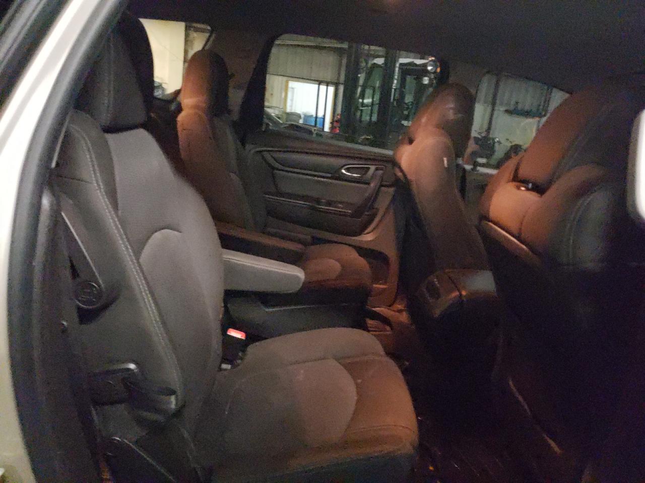 Photo 6 from auction – 2016 CHEVROLET TRAVERSE L with VIN 1GNKVHKD2GJ126901