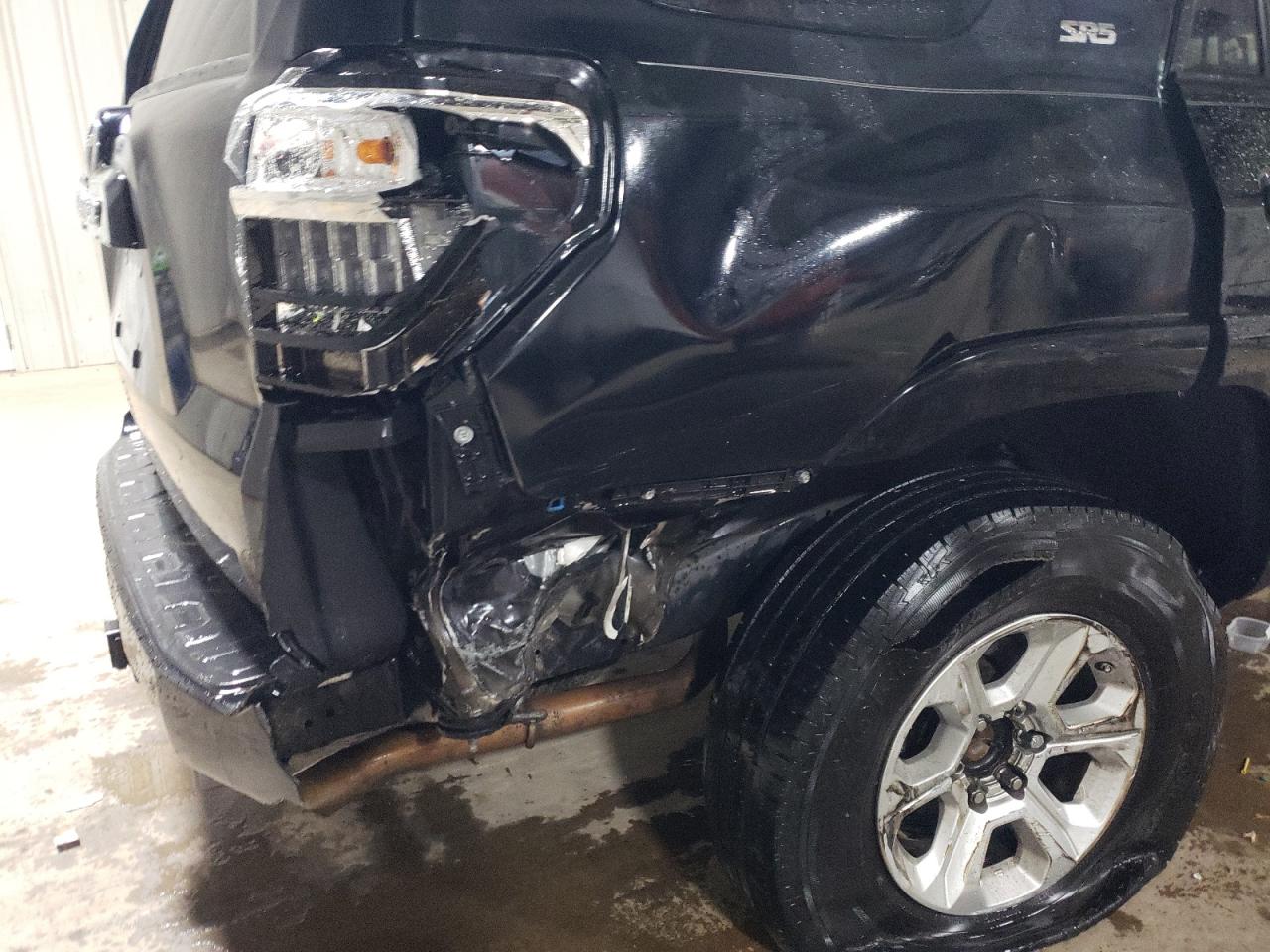 Photo 9 from auction – 2015 TOYOTA 4RUNNER SR with VIN JTEZU5JR2F5094220