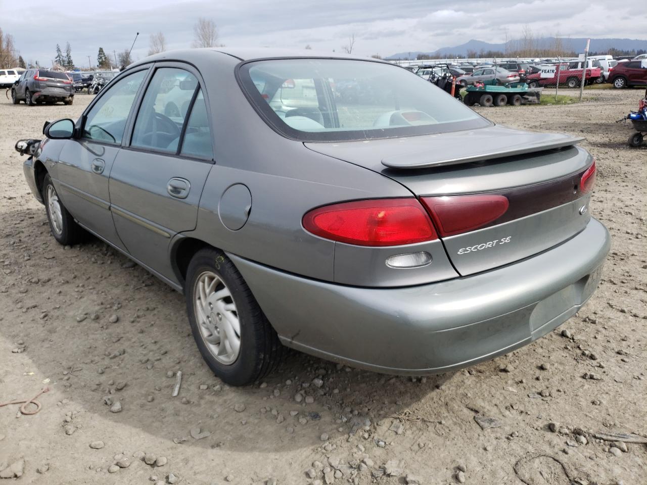 Photo 3 from auction – 1998 FORD ESCORT SE with VIN 1FAFP13P6WW175160