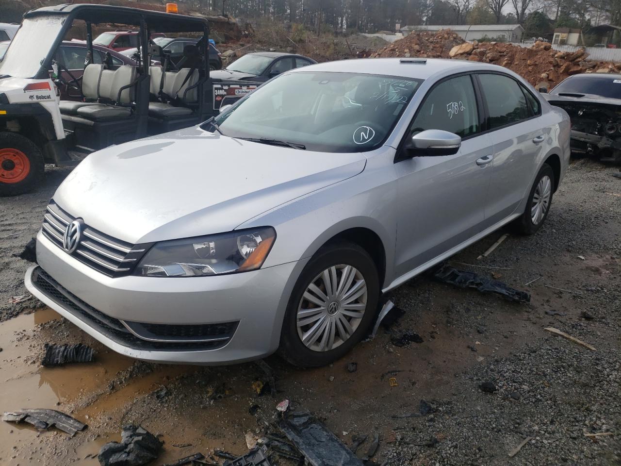 Photo 2 from auction – 2015 VOLKSWAGEN PASSAT S with VIN 1VWAT7A31FC105728