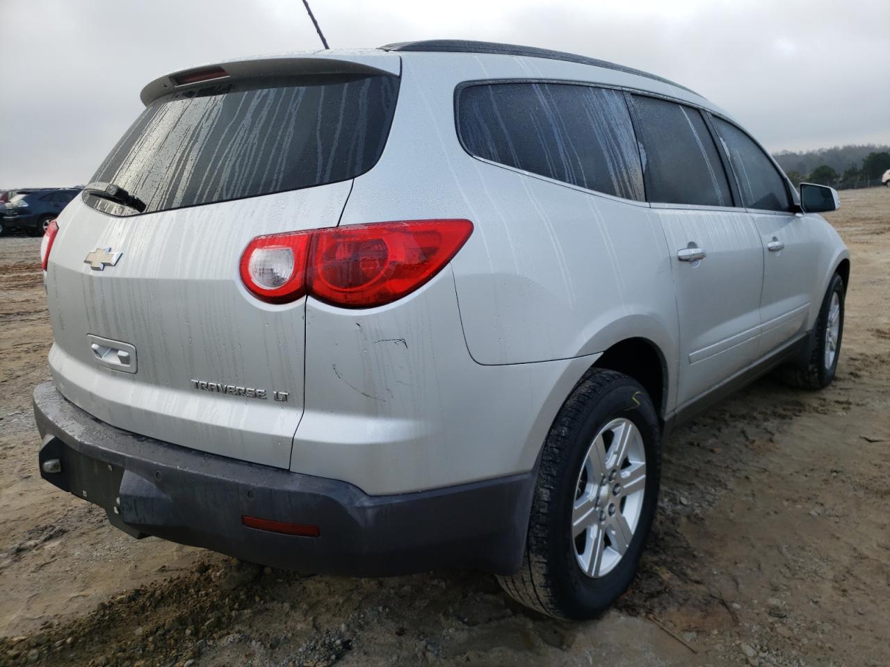 Photo 4 from auction – 2011 CHEVROLET TRAVERSE L with VIN 1GNKRJED0BJ283990