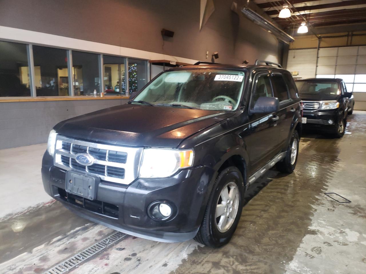 Photo 2 from auction – 2009 FORD ESCAPE XLT with VIN 1FMCU93G29KC12863