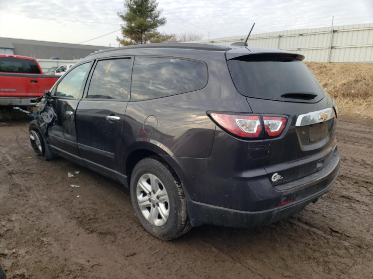 Photo 3 from auction – 2016 CHEVROLET TRAVERSE L with VIN 1GNKRFKD1GJ136862