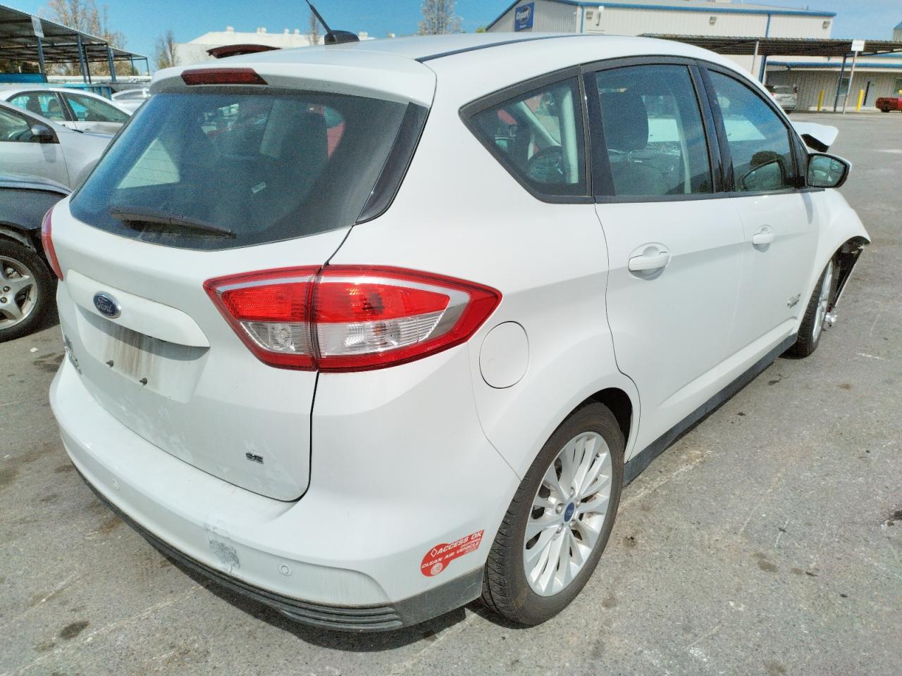 Photo 4 from auction – 2017 FORD C-MAX SE with VIN 1FADP5EU9HL118229