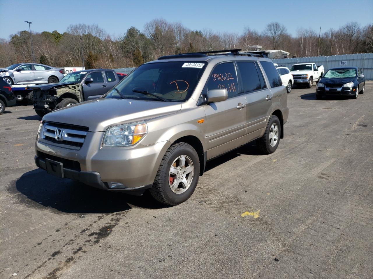 Photo 2 from auction – 2006 HONDA PILOT EX with VIN 5FNYF28556B000678