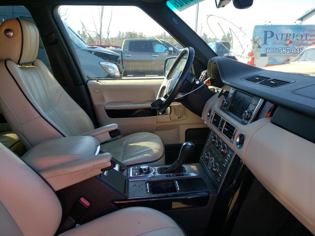 Photo 5 from auction – 2011 LAND ROVER RANGE ROVE with VIN SALMF1D44BA353317