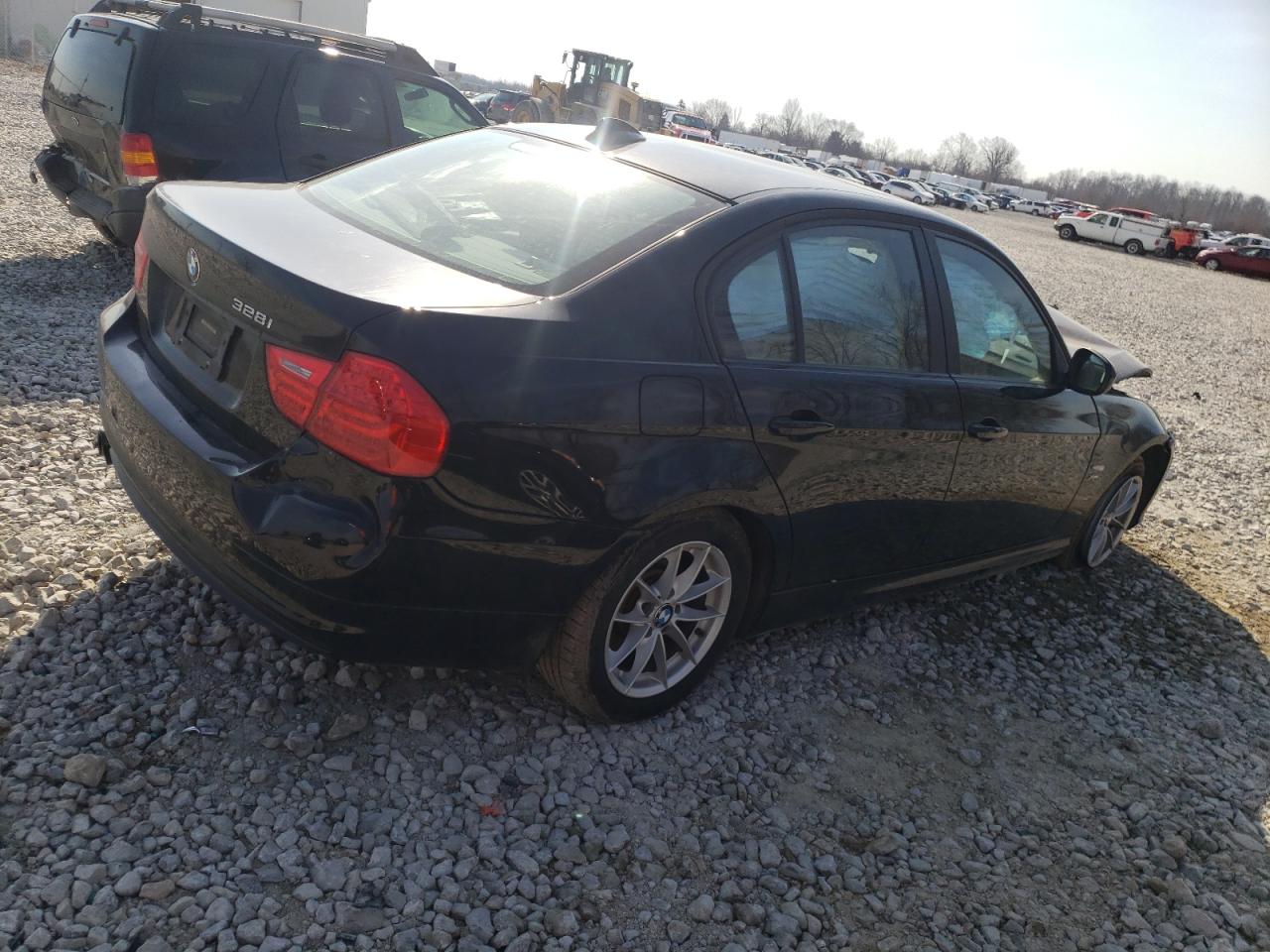 Фото 4 с аукциона – 2010 BMW 328I с VIN WBAPK7C57AA459933