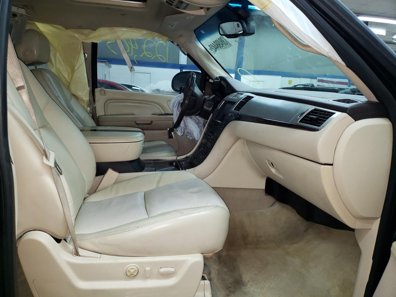 Foto 5 de la subasta – 2008 CADILLAC ESCALADE E con VIN 1GYFK66828R146521