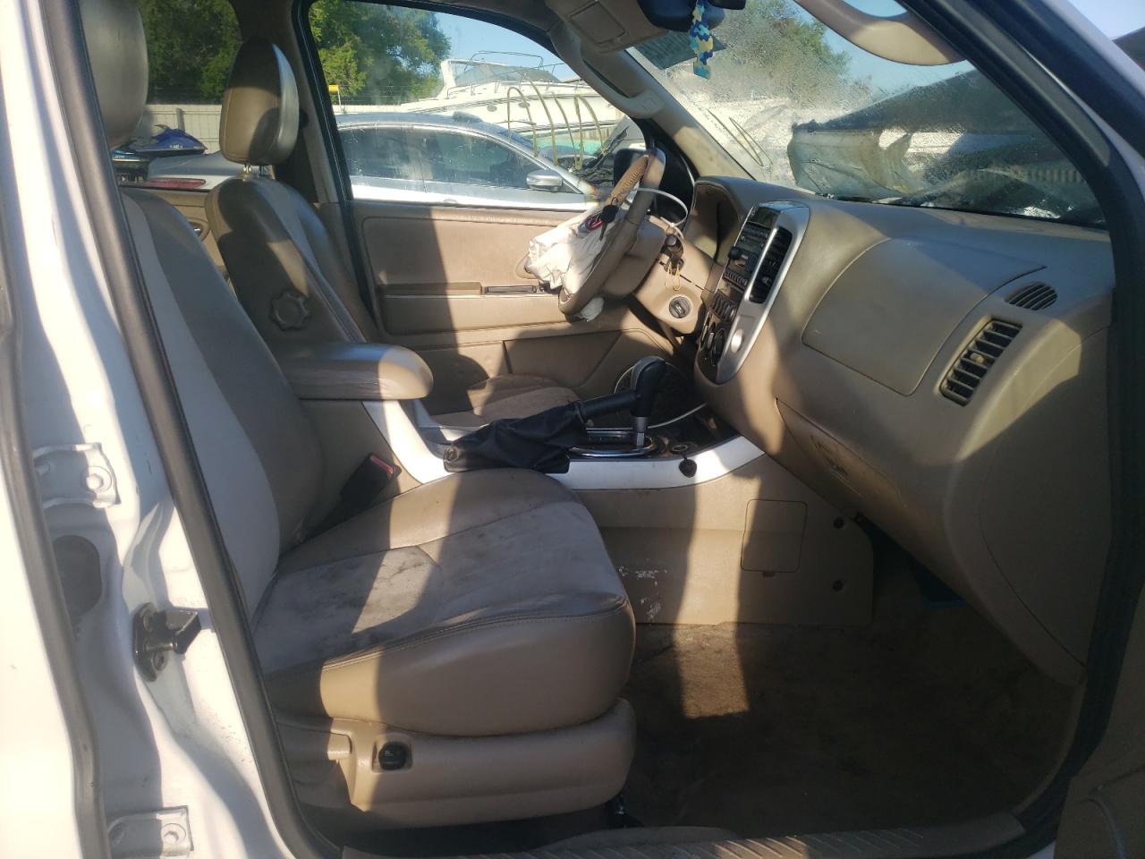 Photo 5 from auction – 2005 MERCURY MARINER with VIN 4M2CU57135DJ29812