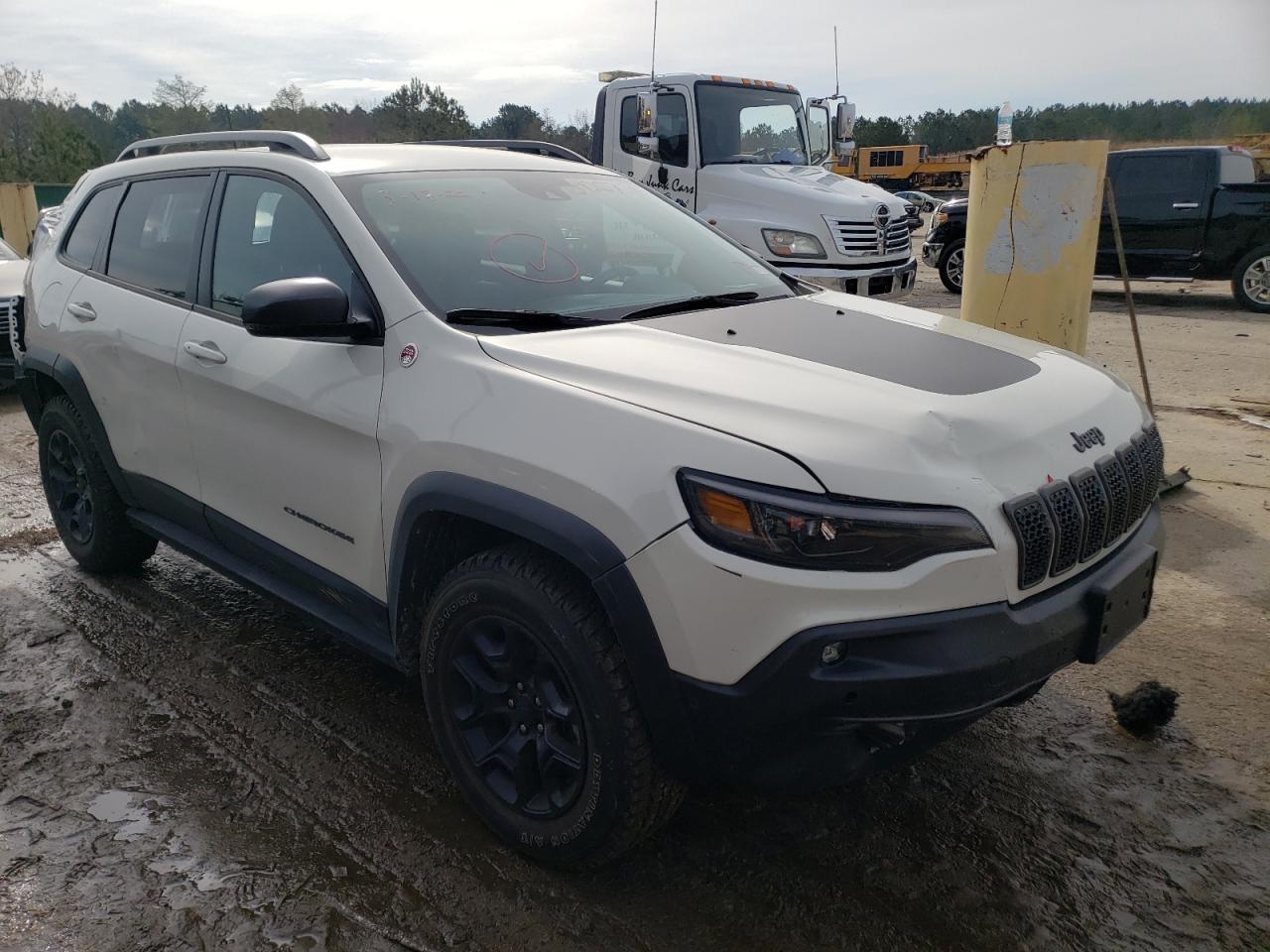 JEEP CHEROKEE T 2019 with VIN 1C4PJMBX9KD139679 - Photo from auction