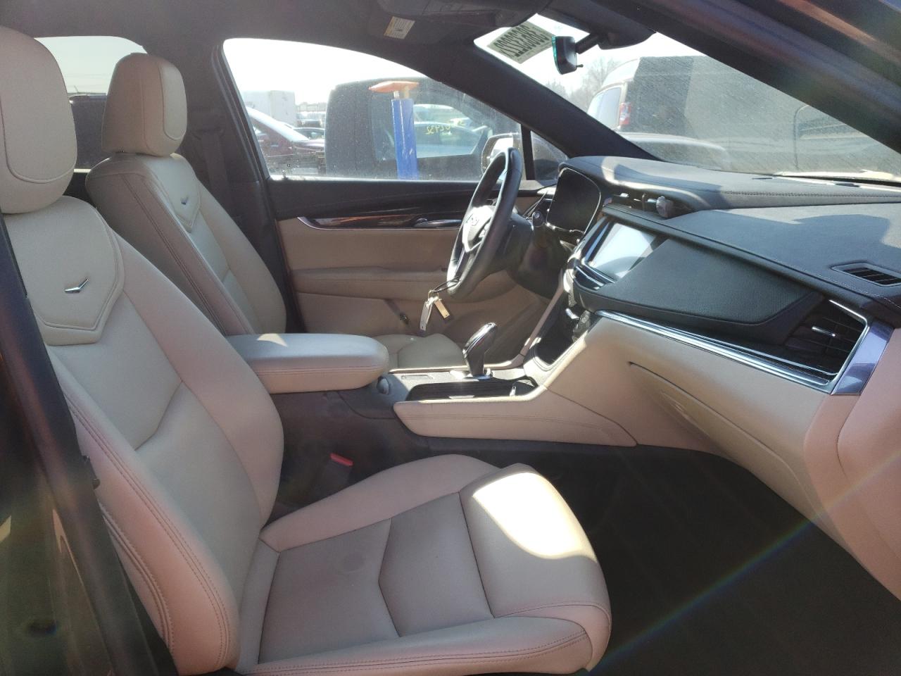 Photo 5 from auction – 2019 CADILLAC XT5 with VIN 1GYKNARS7KZ156856