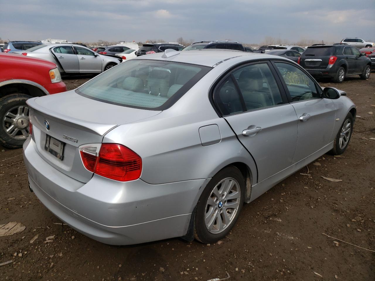 Photo 4 from auction – 2006 BMW 325 I with VIN WBAVB13526PT05235