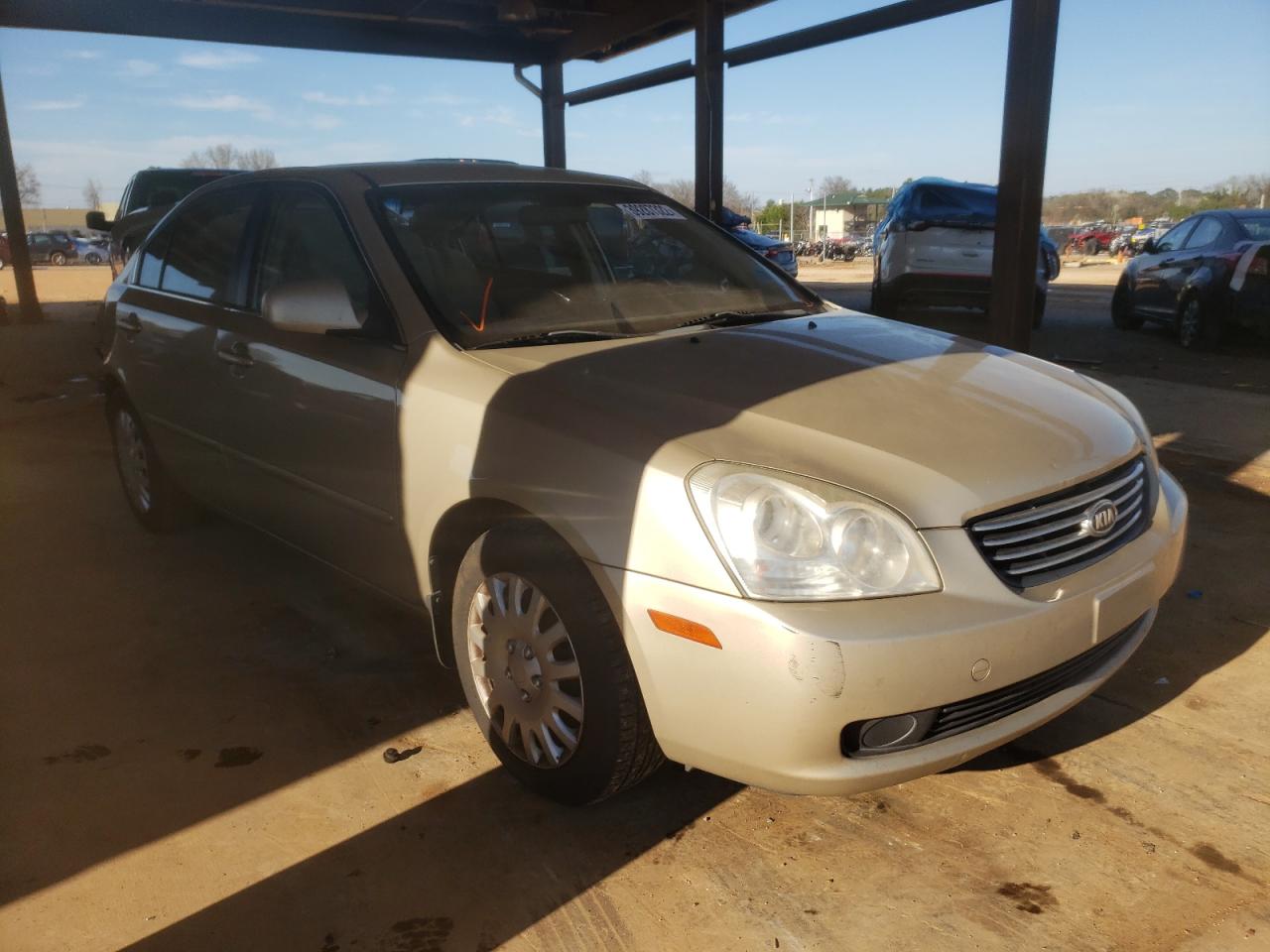 KIA OPTIMA LX 2008 with VIN KNAGE123185245365 - Photo from auction