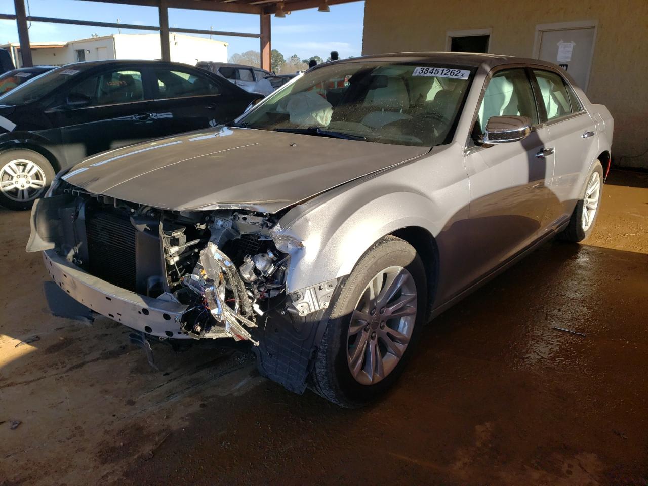 Photo 2 from auction – 2017 CHRYSLER 300C with VIN 2C3CCAEG6HH551948