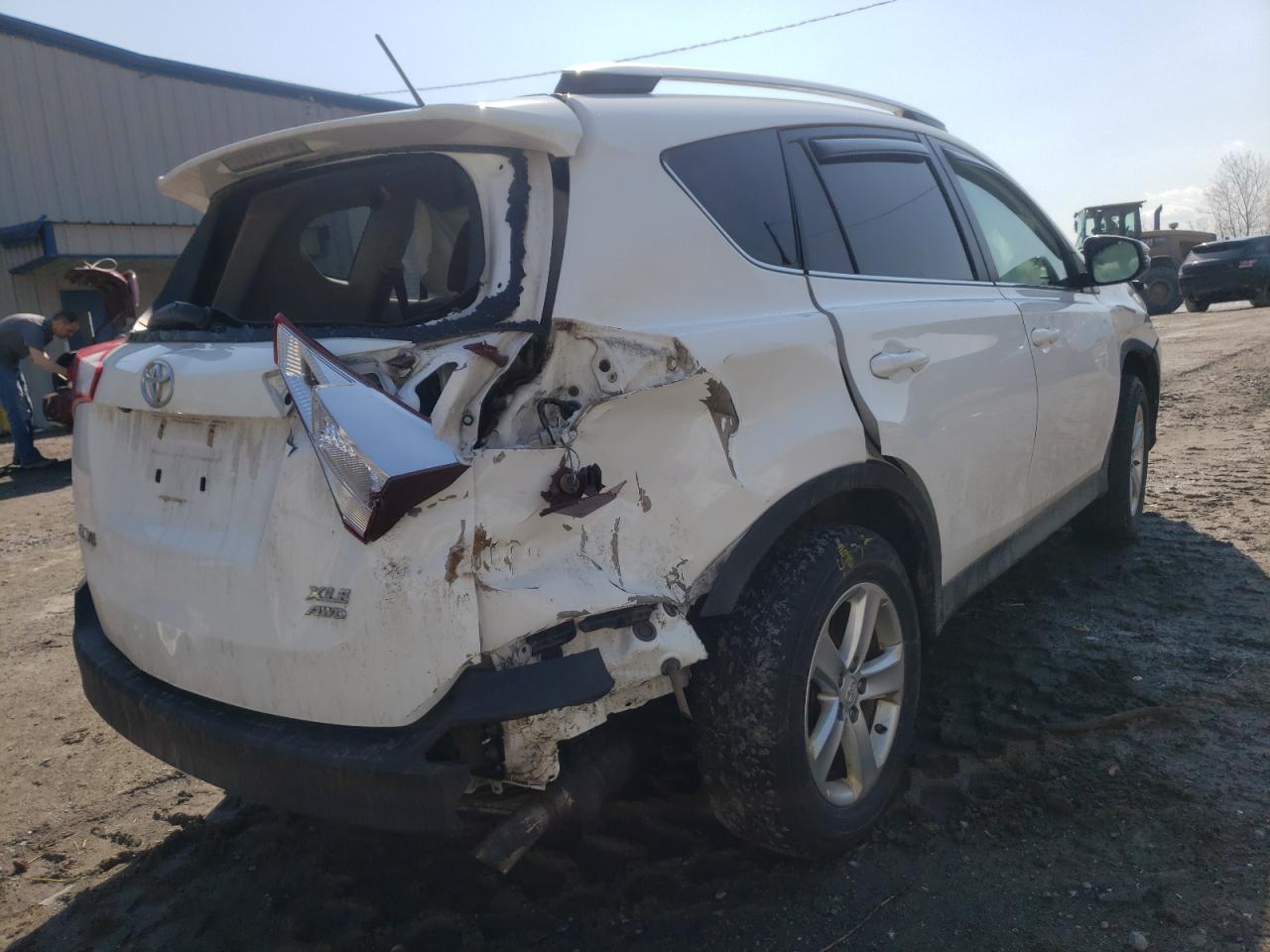 Photo 4 from auction – 2013 TOYOTA RAV4 XLE with VIN 2T3RFREV8DW032131