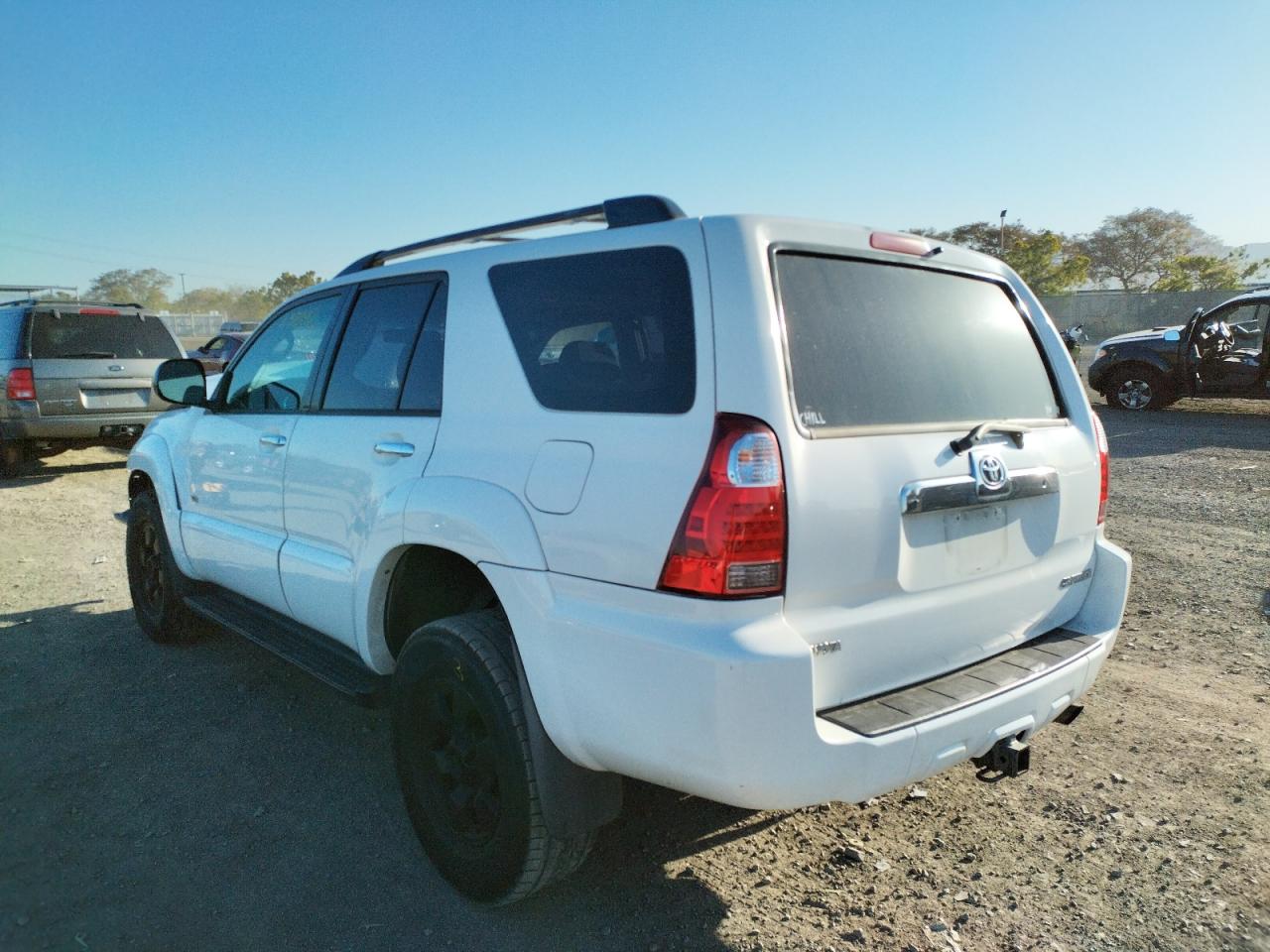 Photo 3 from auction – 2006 TOYOTA 4RUNNER SR with VIN JTEZU14R460075413