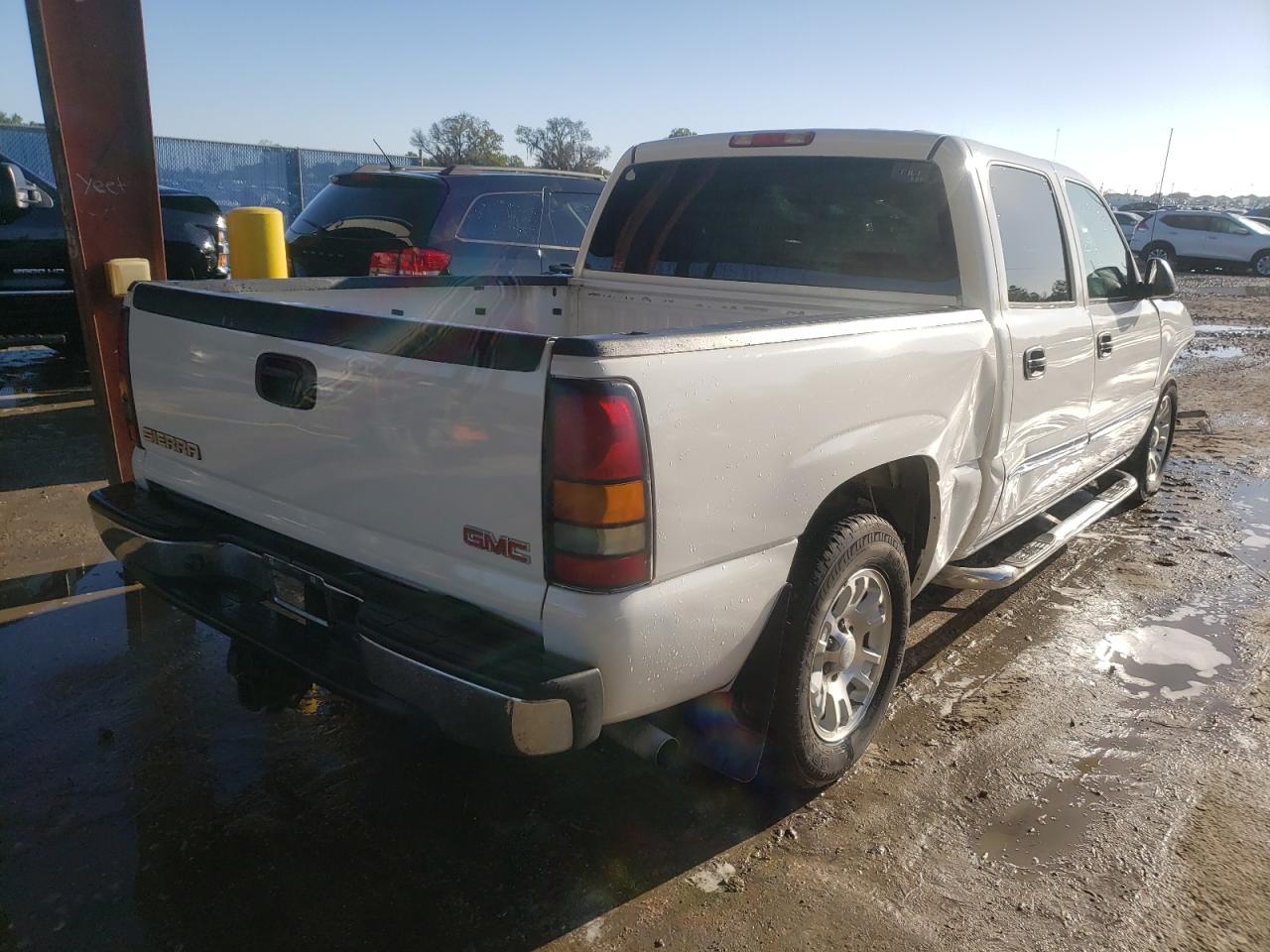 Photo 4 from auction – 2005 GMC NEW SIERRA with VIN 2GTEC13TX51311455