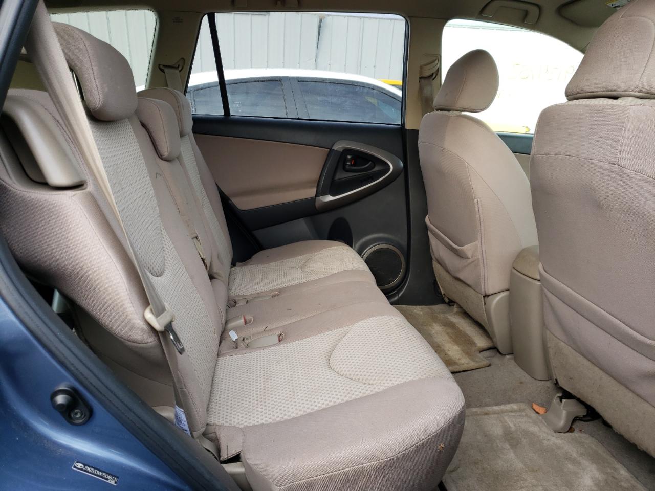 Photo 6 from auction – 2007 TOYOTA RAV4 with VIN JTMZD33VX75046131