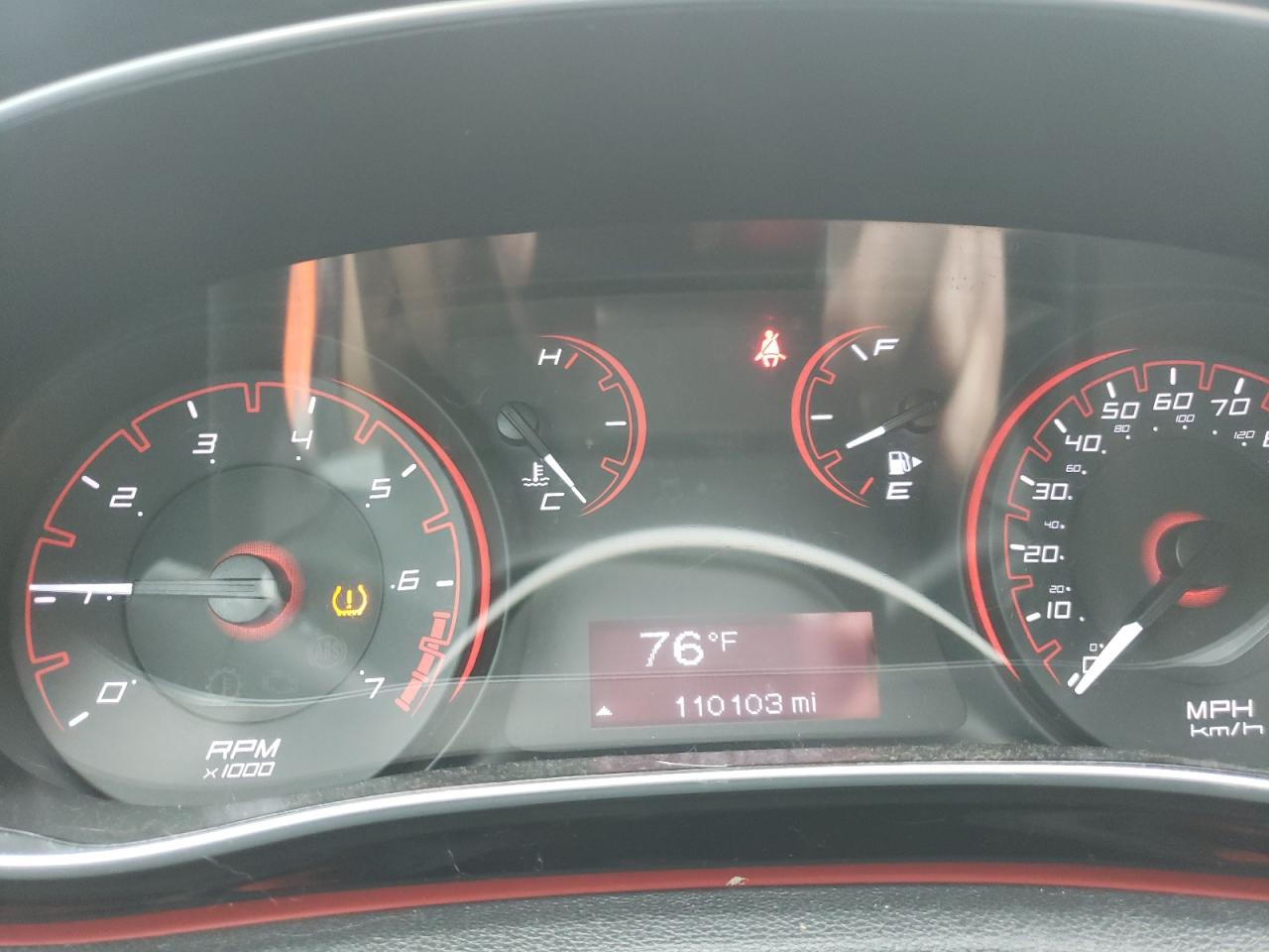 Photo 8 from auction – 2016 DODGE DART SE with VIN 1C3CDFAA3GD704177