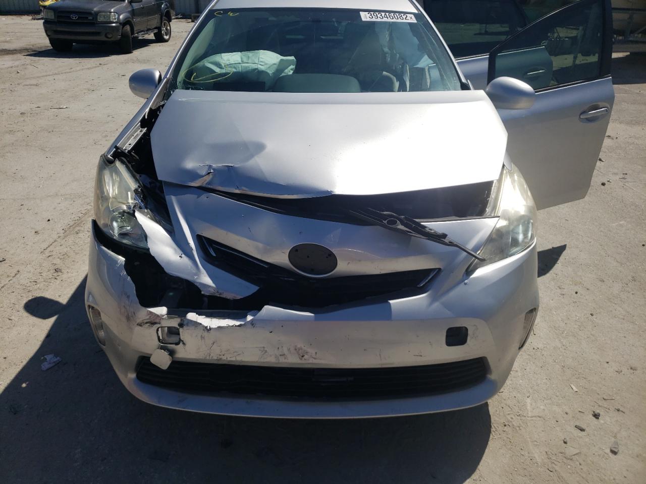 Photo 7 from auction – 2012 TOYOTA PRIUS V with VIN JTDZN3EU9C3078334