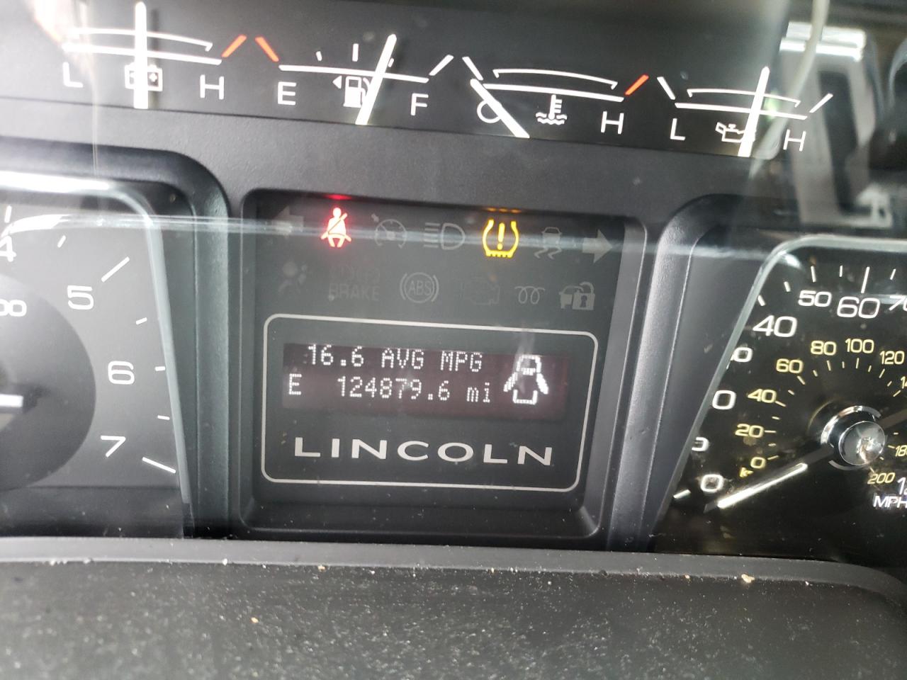 Photo 8 from auction – 2010 LINCOLN NAVIGATOR with VIN 5LMJJ2H56AEJ11145
