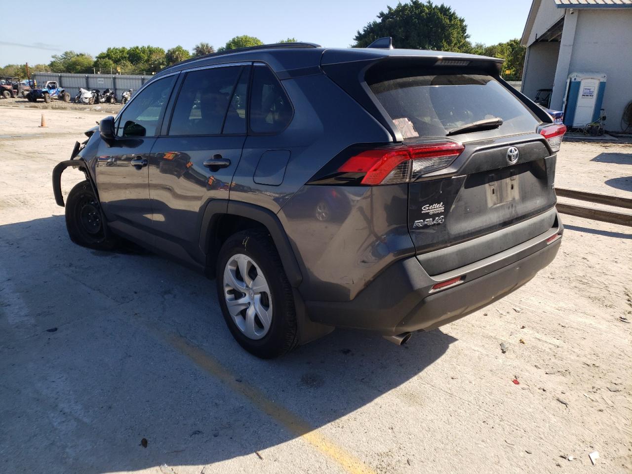 Photo 3 from auction – 2019 TOYOTA RAV4 LE with VIN 2T3H1RFV6KC025153