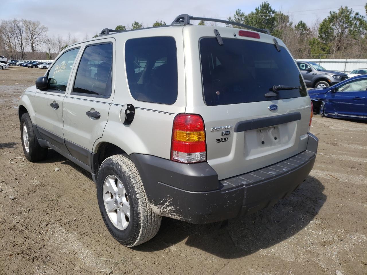 Photo 3 from auction – 2005 FORD ESCAPE XLT with VIN 1FMYU93195KA60656