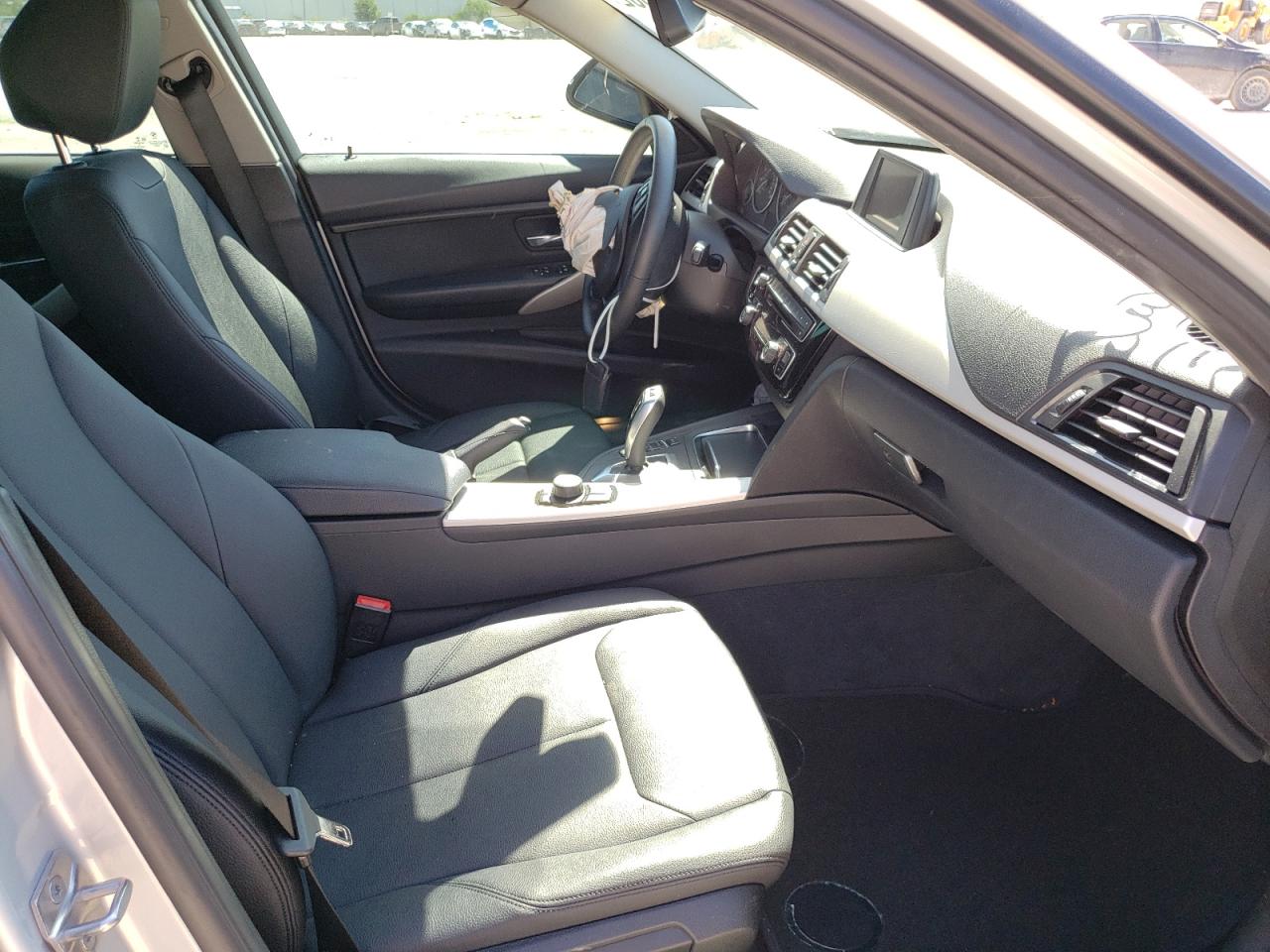 Photo 5 from auction – 2017 BMW 320 I with VIN WBA8E1G39HNU16439