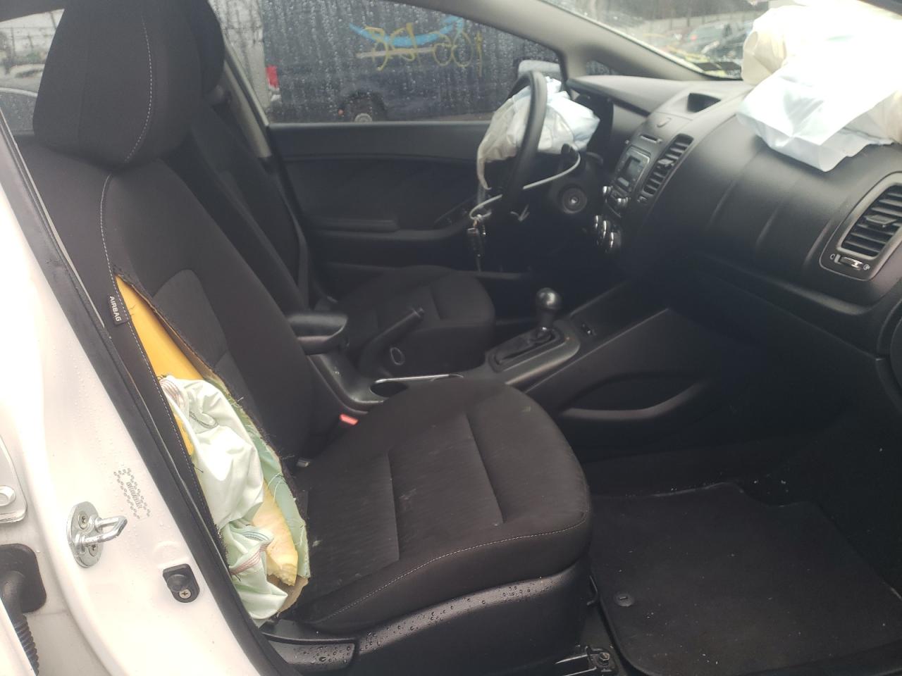 Photo 5 from auction – 2016 KIA FORTE LX with VIN KNAFK4A6XG5613624