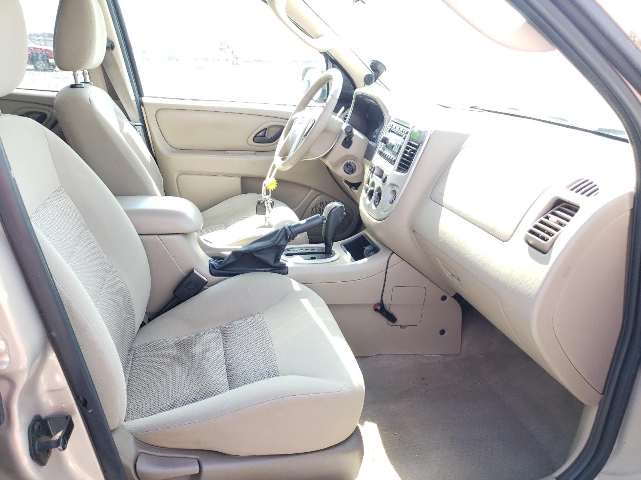 Photo 5 from auction – 2007 FORD ESCAPE XLT with VIN 1FMYU03Z97KA04852