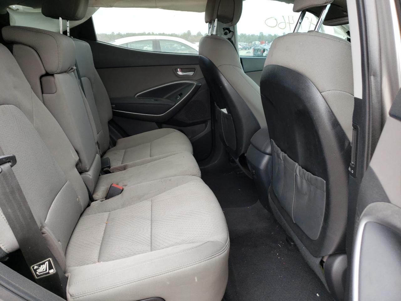 Photo 6 from auction – 2018 HYUNDAI SANTA FE S with VIN 5NMZU3LB1JH058288
