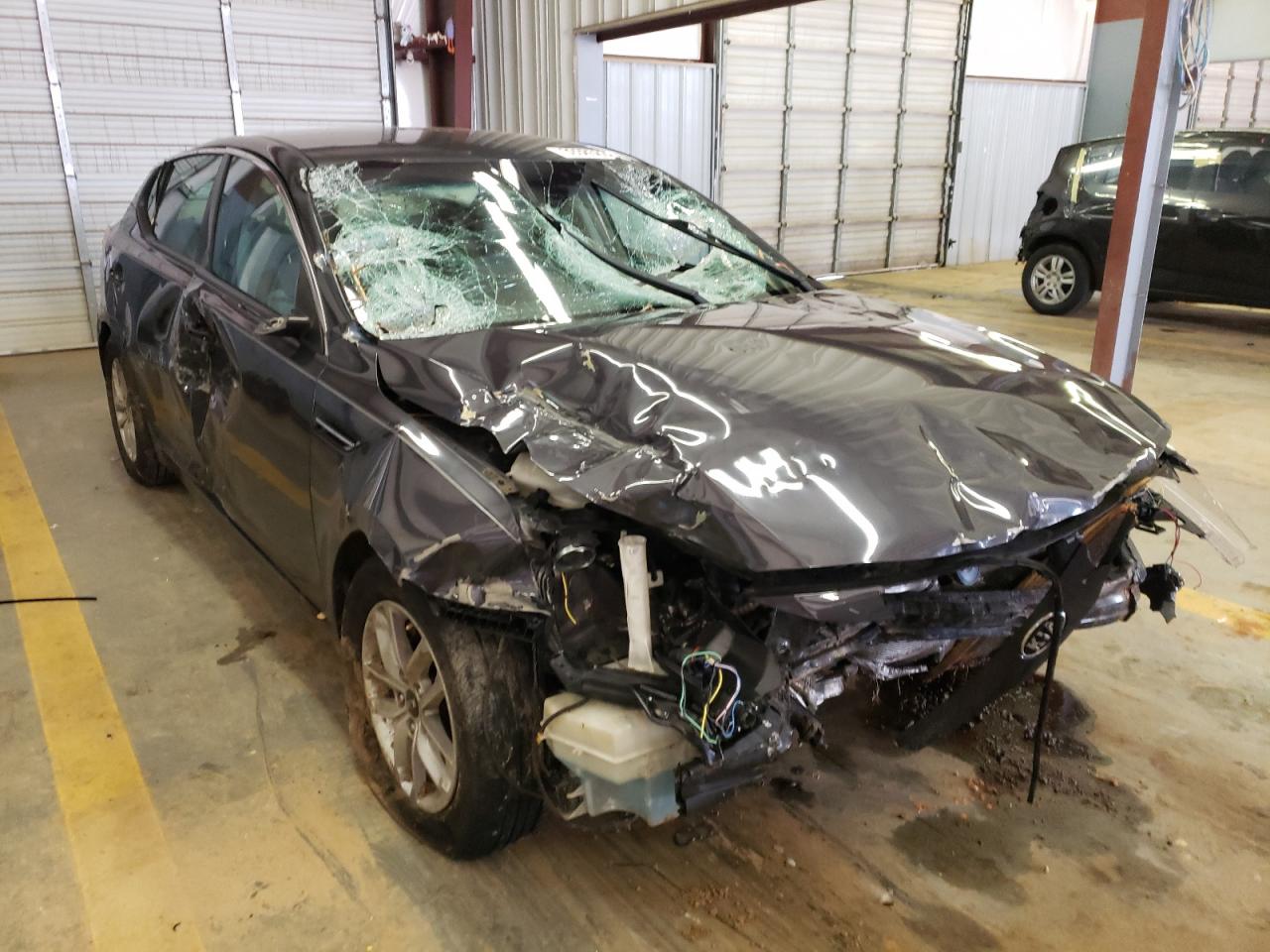 KIA OPTIMA LX 2011 with VIN KNAGM4A78B5058026 - Photo from auction