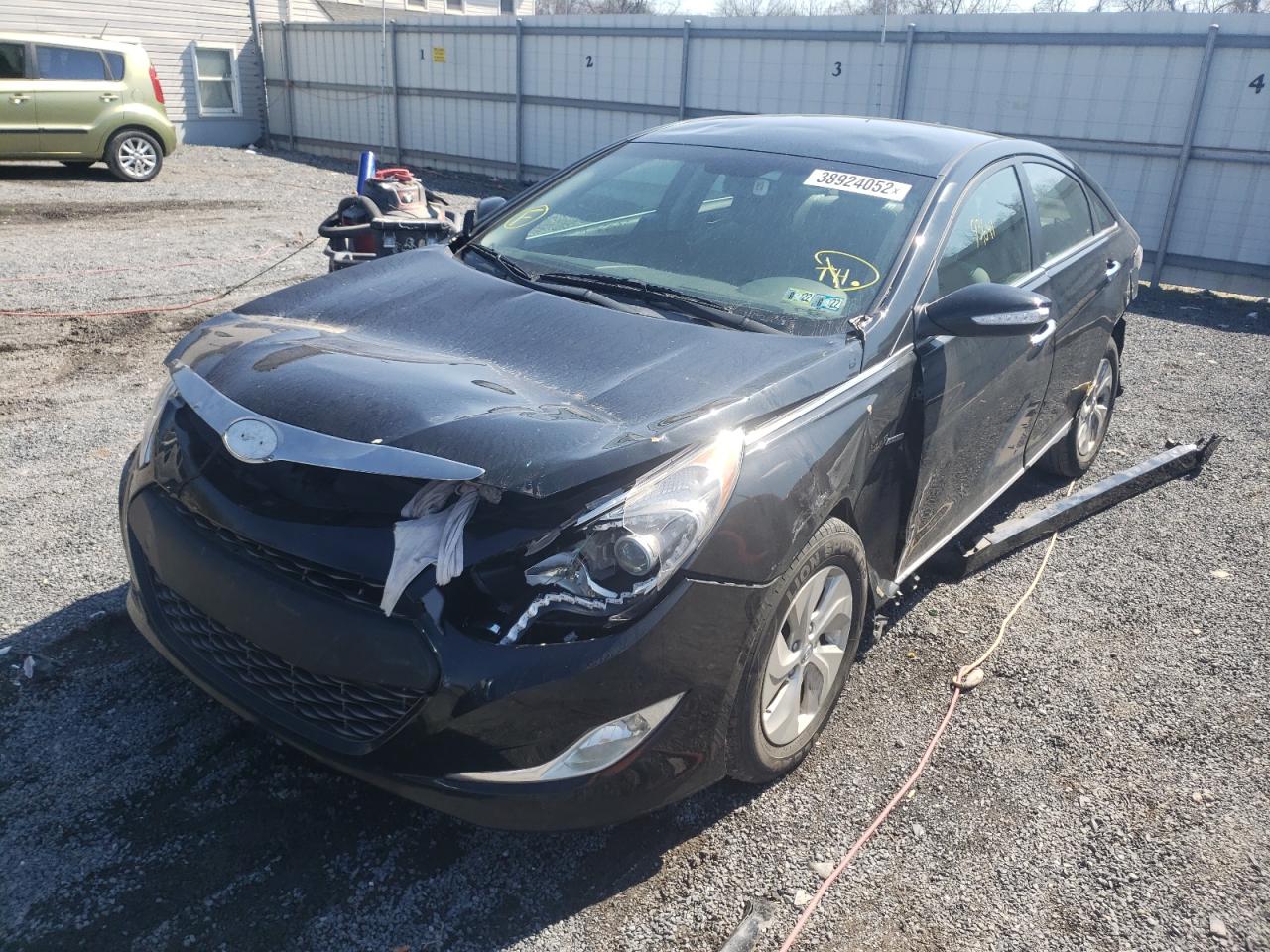Photo 2 from auction – 2014 HYUNDAI SONATA HYB with VIN KMHEC4A46EA113843