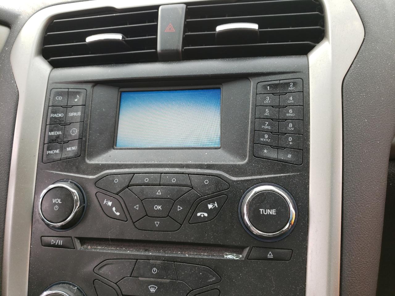 Photo 9 from auction – 2014 FORD FUSION SE with VIN 3FA6P0H93ER300850
