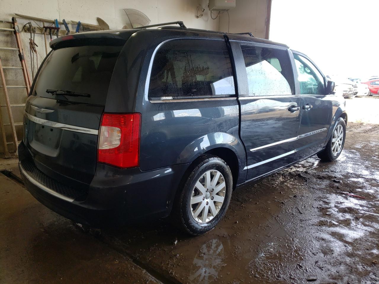 Photo 4 from auction – 2014 CHRYSLER TOWN & COU with VIN 2C4RC1BG3ER294165