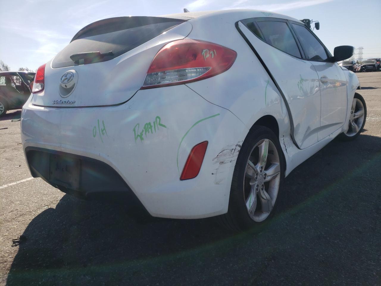Photo 4 from auction – 2015 HYUNDAI VELOSTER with VIN KMHTC6AD2FU224439