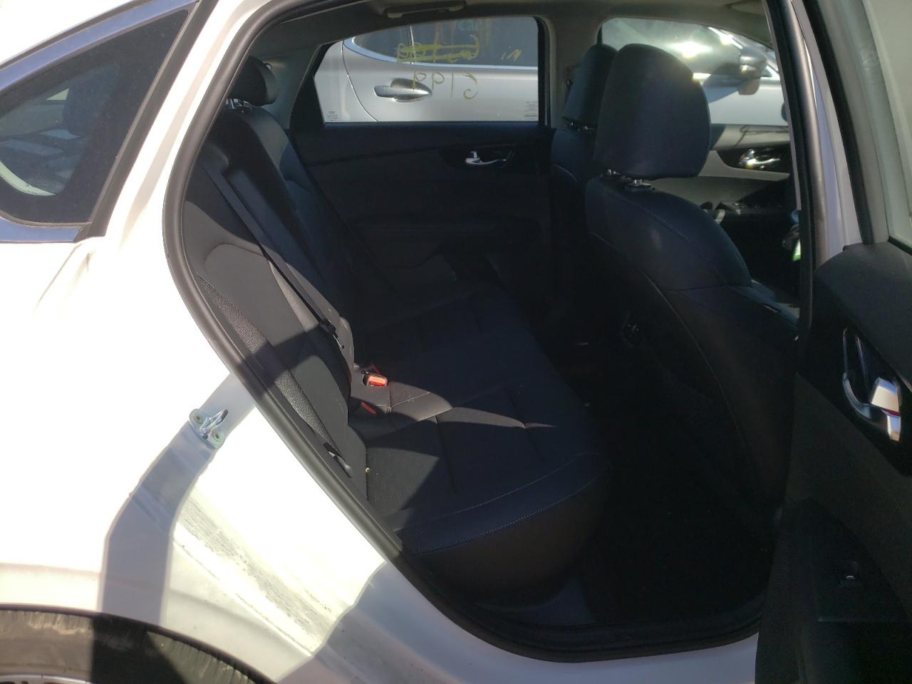 Photo 6 from auction – 2021 KIA FORTE EX with VIN 3KPF54AD4ME412715