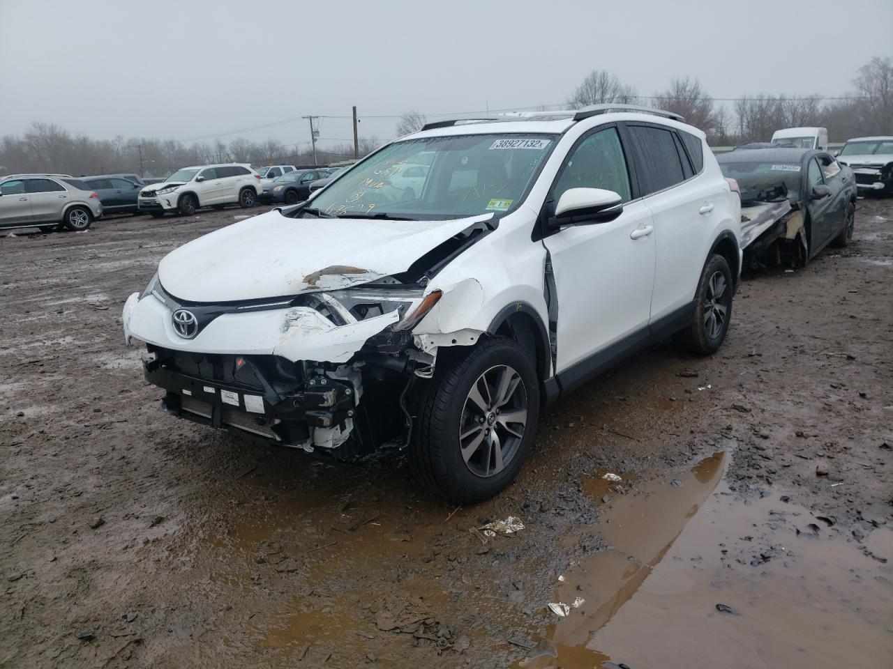 Photo 2 from auction – 2016 TOYOTA RAV4 XLE with VIN 2T3WFREV3GW275935