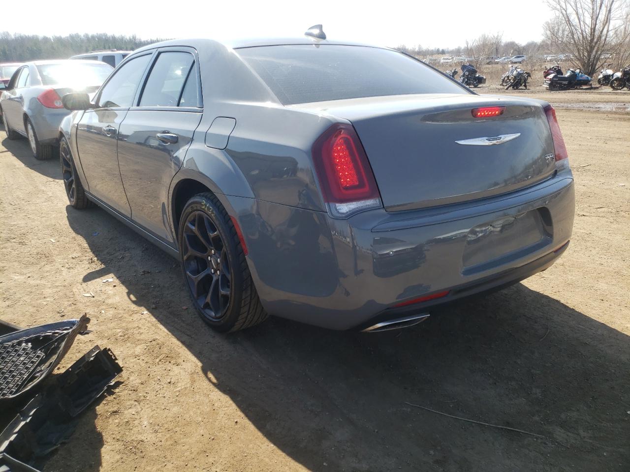 Фото 3 с аукциона – 2019 CHRYSLER 300 S с VIN 2C3CCABG0KH562598