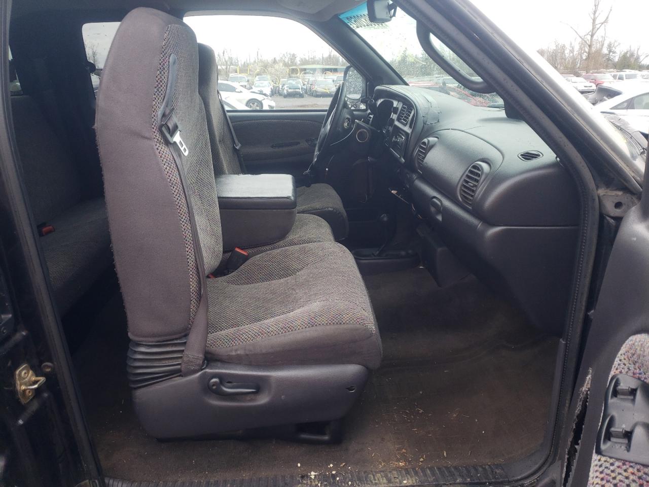 Photo 5 from auction – 2001 DODGE RAM 1500 with VIN 3B7HF13Z91G220803