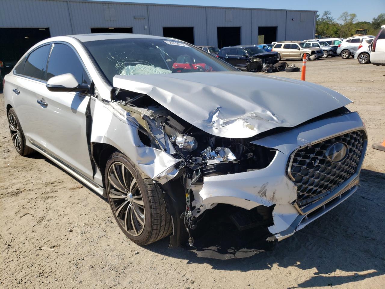 HYUNDAI SONATA LIM 2019 with VIN 5NPE34AF6KH734459 - Photo from auction