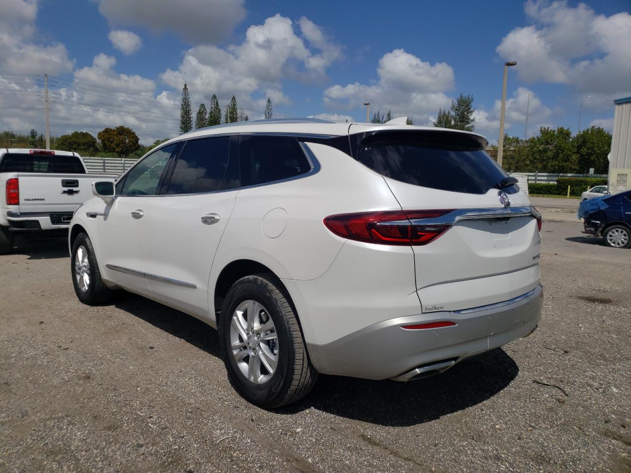 Photo 3 from auction – 2019 BUICK ENCLAVE ES with VIN 5GAERBKW4KJ163256