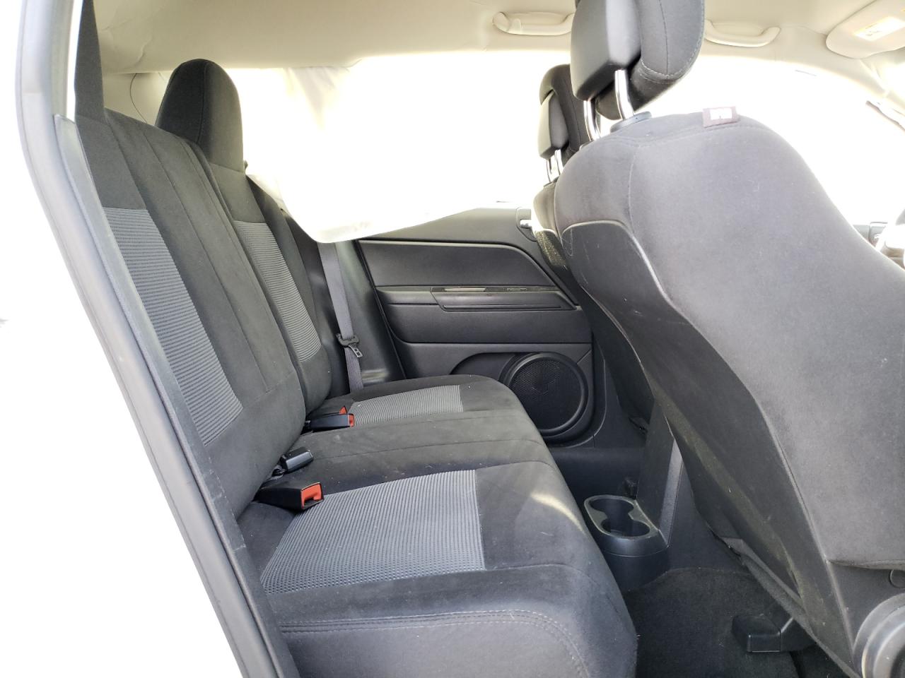 Photo 6 from auction – 2016 JEEP COMPASS SP with VIN 1C4NJCBA9GD688867