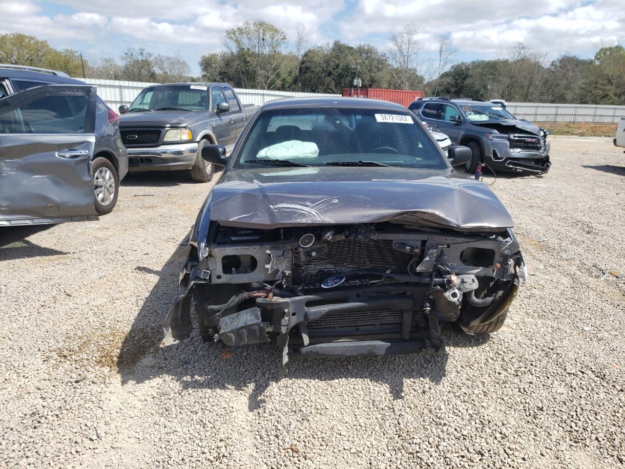 Photo 9 from auction – 2009 FORD CROWN VIC with VIN 2FAHP71V59X143340