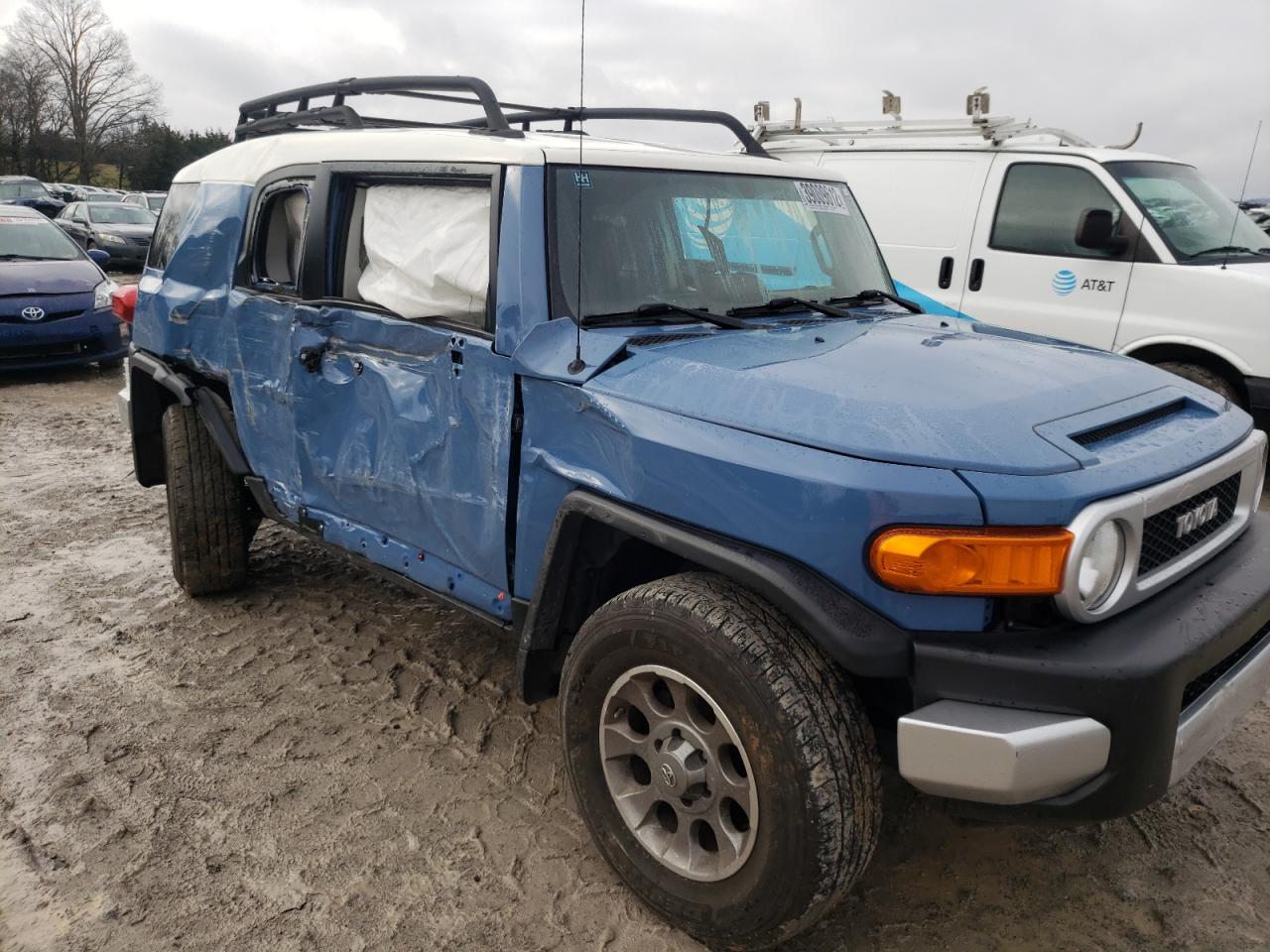 Photo 9 from auction – 2013 TOYOTA FJ CRUISER with VIN JTEBU4BF4DK167523