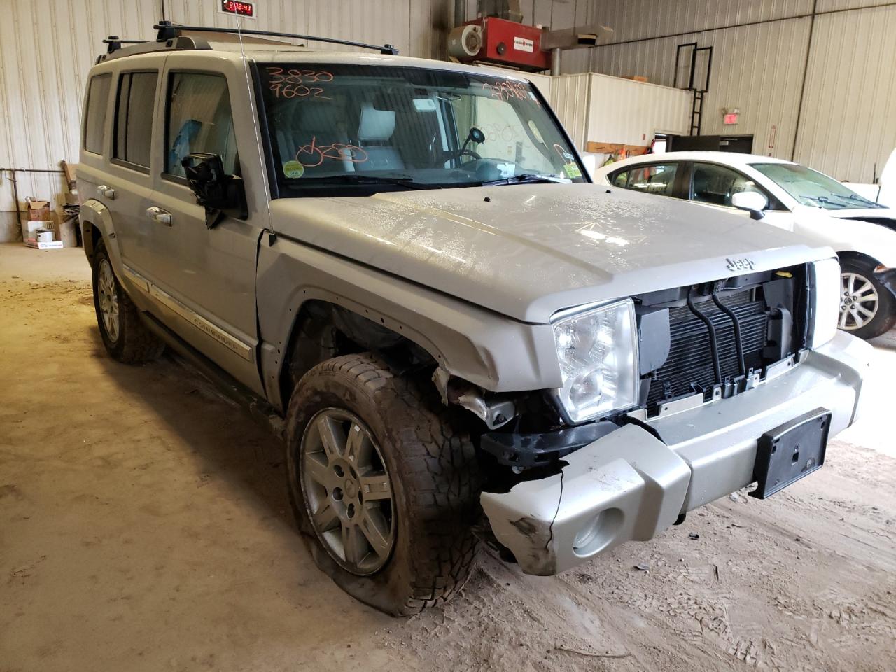 JEEP COMMANDER 2008 with VIN 1J8HG68298C172439 - Photo from auction