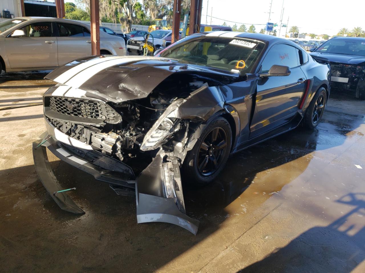Photo 2 from auction – 2019 FORD MUSTANG with VIN 1FA6P8THXK5174207