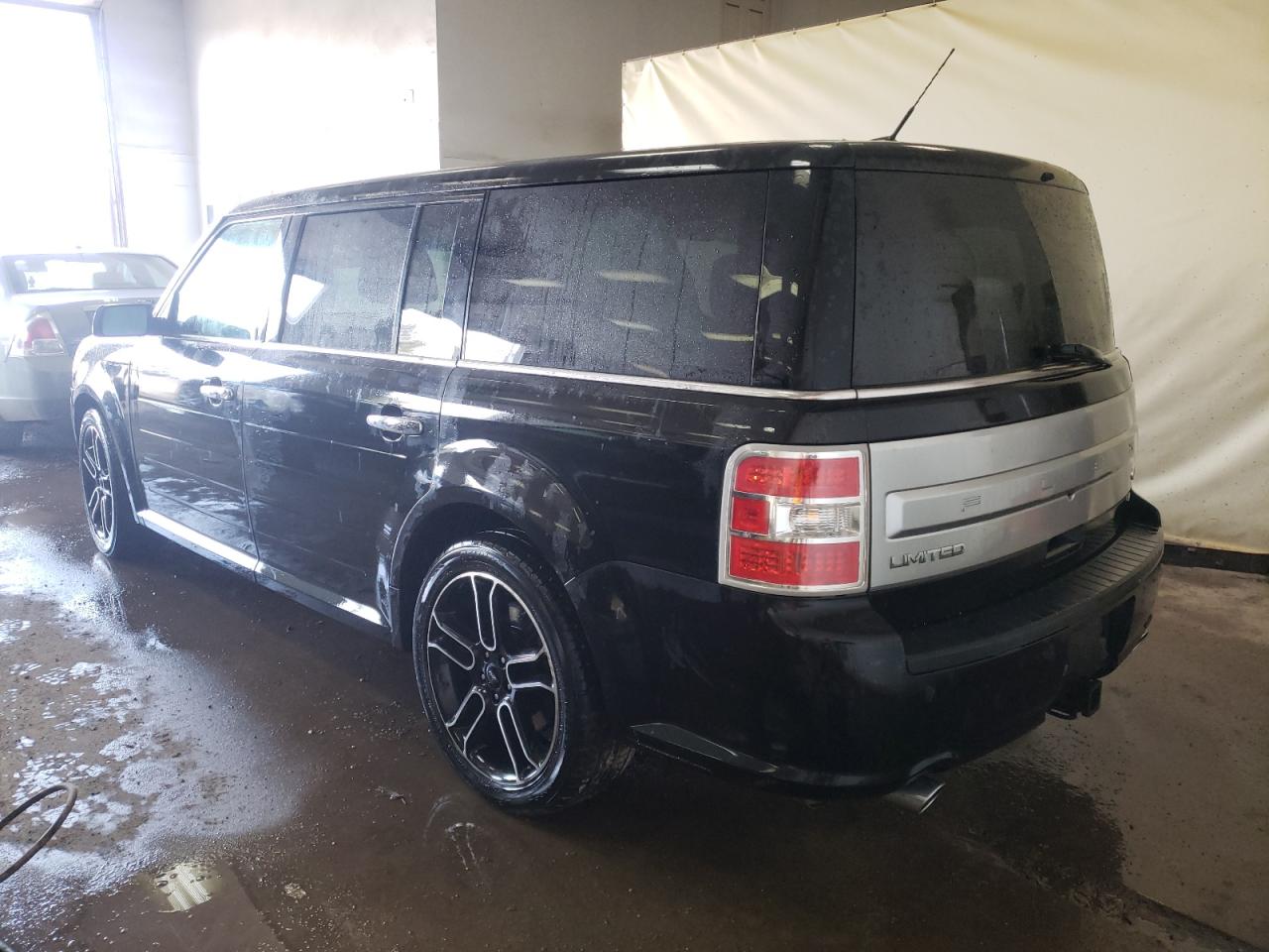 Photo 3 from auction – 2013 FORD FLEX LIMIT with VIN 2FMHK6D85DBD11228