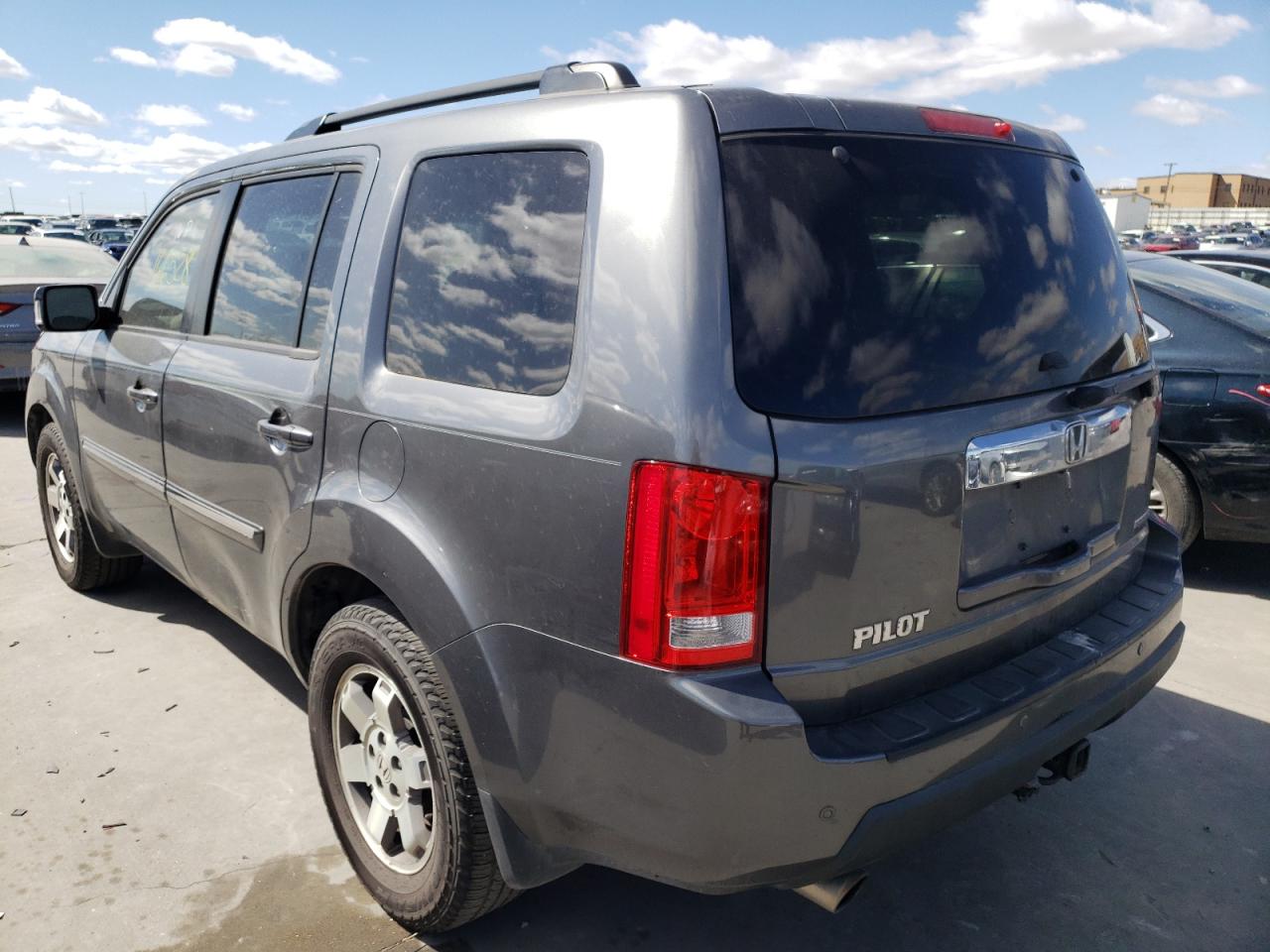 Photo 3 from auction – 2011 HONDA PILOT TOUR with VIN 5FNYF3H96BB027018
