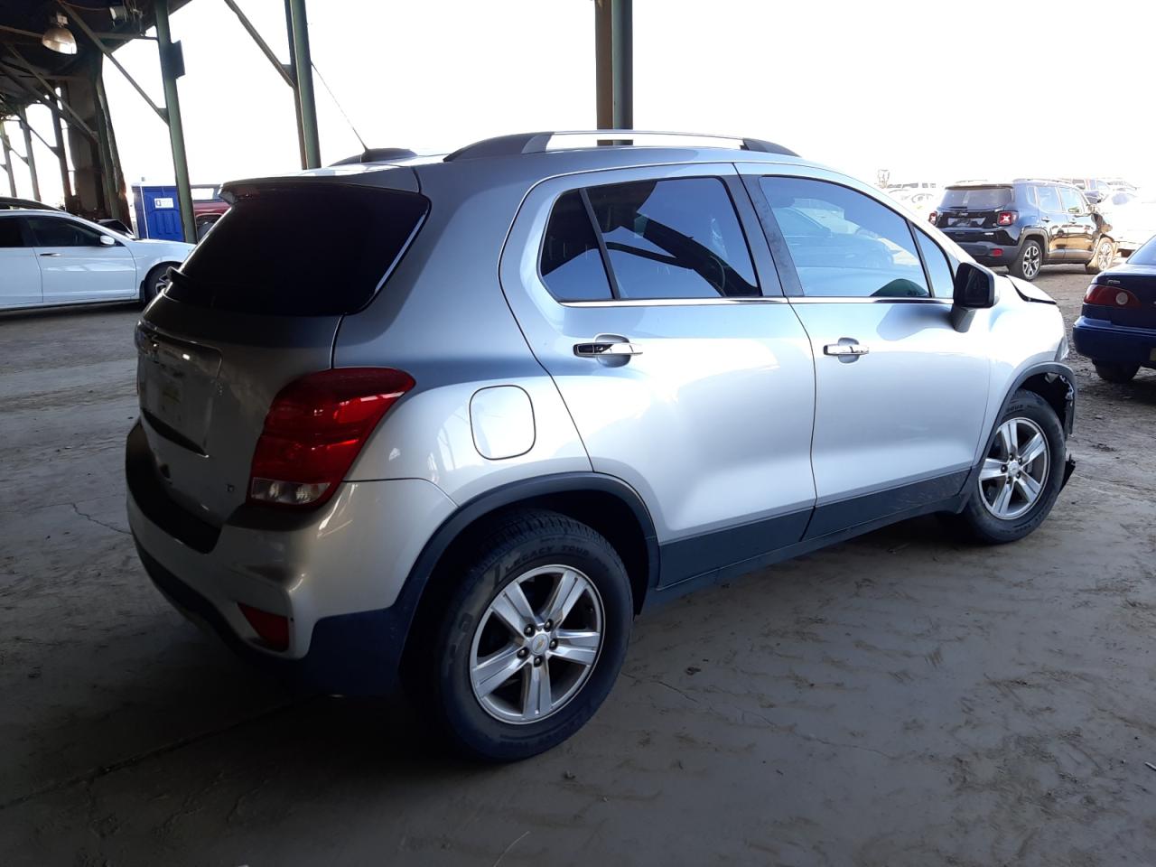 Photo 4 from auction – 2018 CHEVROLET TRAX 1LT with VIN KL7CJLSB2JB717190